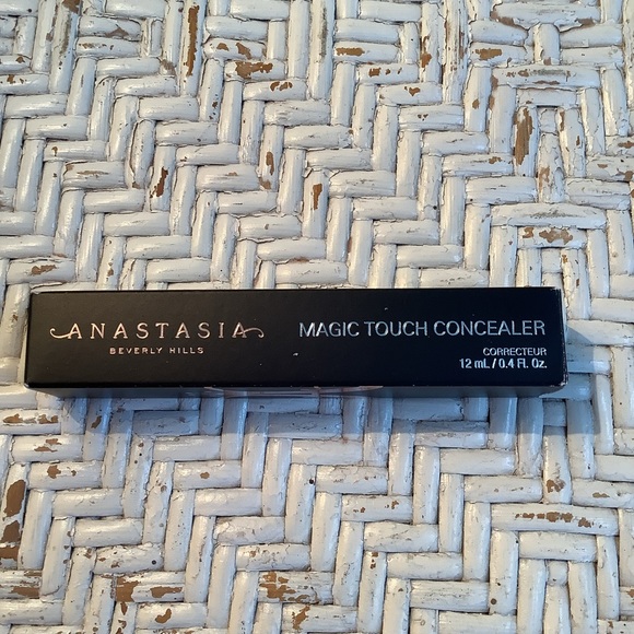 NEW! ANASTASIA BEVERLY HILLS Magic Touch Concealer - Picture 3 of 6